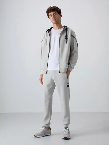 Tommy Life Aktive Sets in Grau: Vorderseite