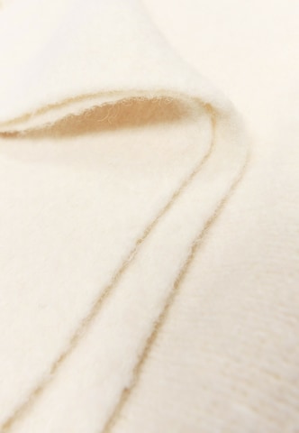 Bershka Beach towel in White