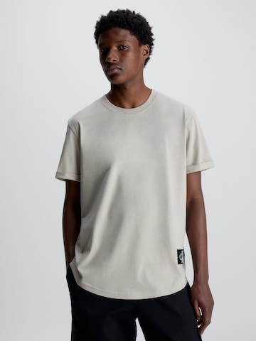 T-Shirt Calvin Klein Jeans en gris : devant