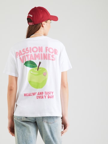 Sublevel Oversized Shirt in White: front