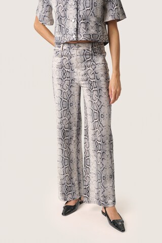 SOAKED IN LUXURY Regular Pants 'Sandja Vanesa' in Mixed colors: front