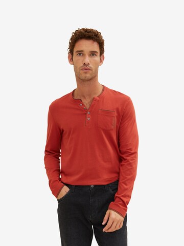 TOM TAILOR - Camisa 'Serafino' em vermelho