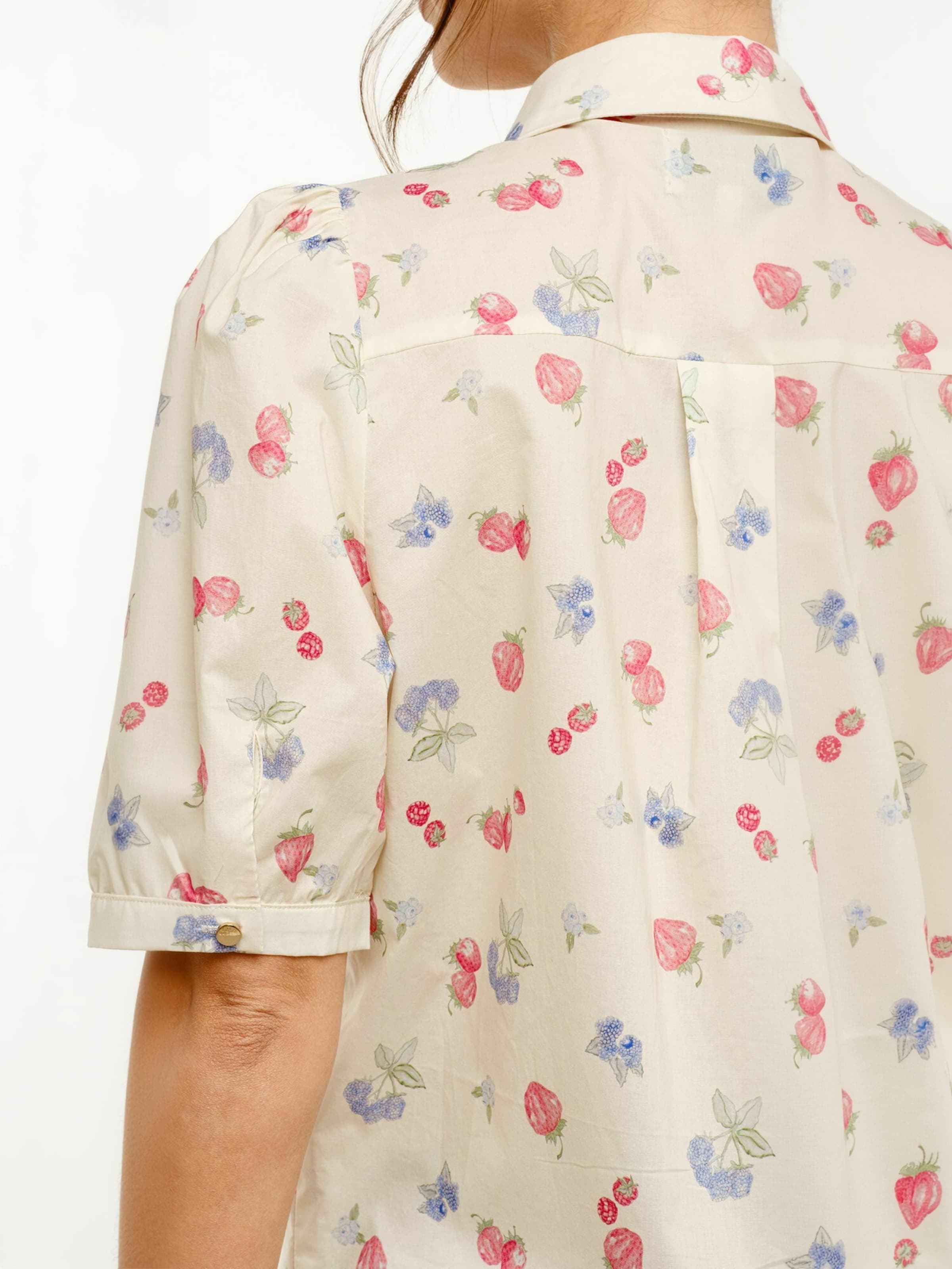 Liberte Essentiel Top ' FLORA ' in White