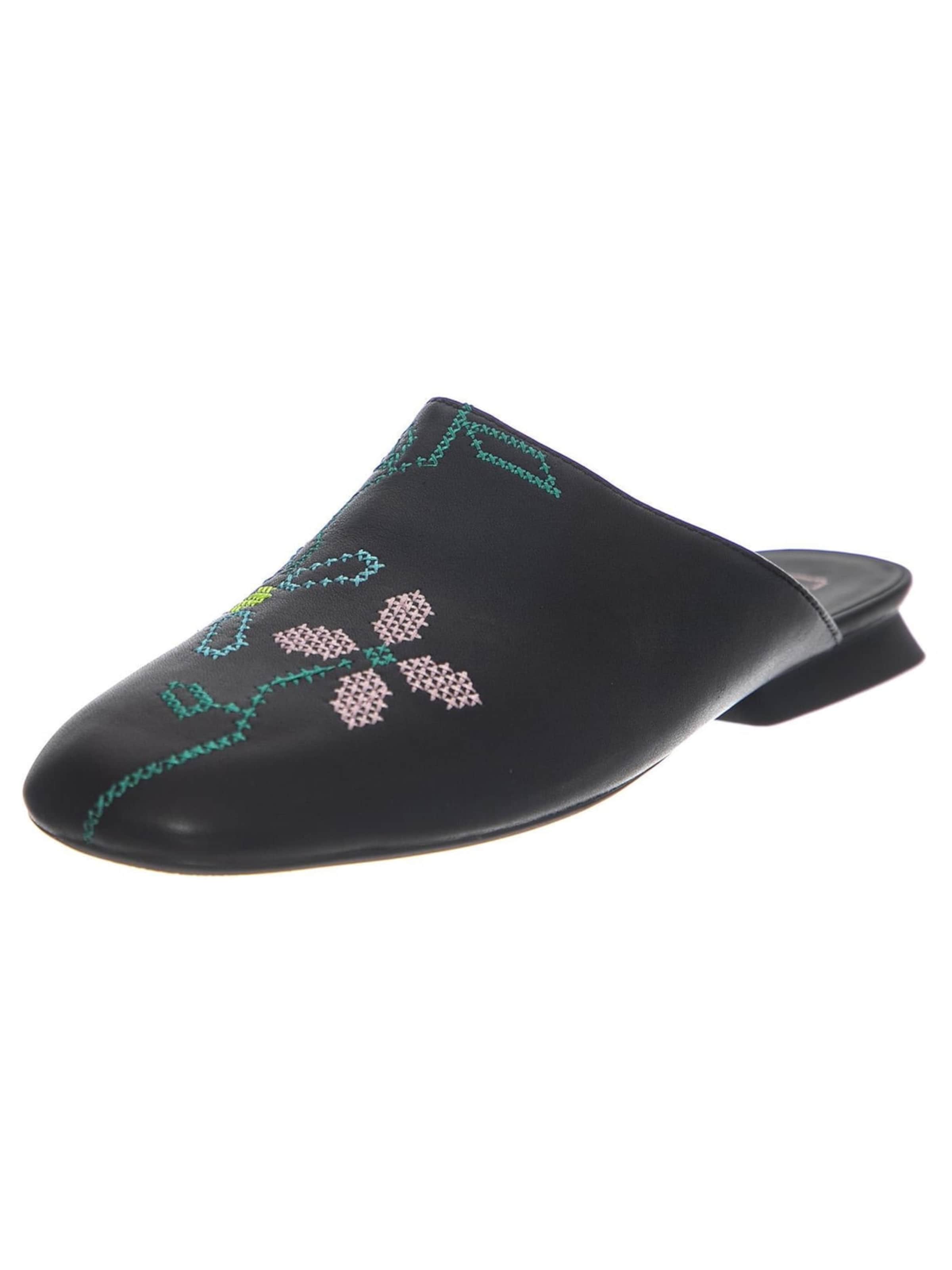 CAMPER Klapki 'Gobi Negro Embroidery / CasiMyra Ry Negro' w kolorze czarny: przód