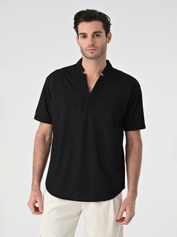 Antioch Comfort fit Button Up Shirt in Black: front