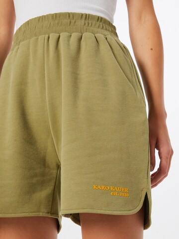 Loosefit Pantaloni di Karo Kauer in verde