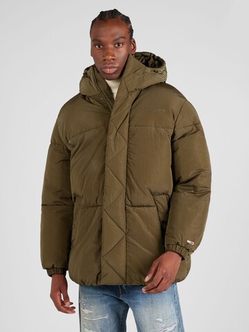 Tommy Jeans Winterjas in Groen: voorkant