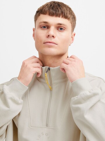 !Solid - Sweatshirt 'ILHAM' em bege