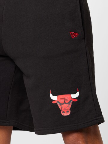 NEW ERA Regular Shorts 'NBA WORDMARK' in Schwarz