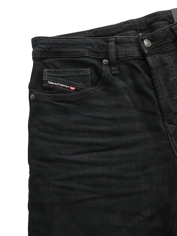 DIESEL Slimfit Jeans 'Straight SAFADO-X'‌ in Schwarz