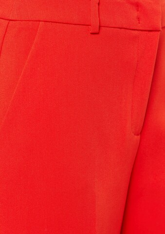 COMMA Regular Hose in Rot