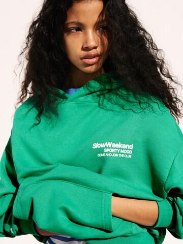 Sweat-shirt Pull&Bear en vert