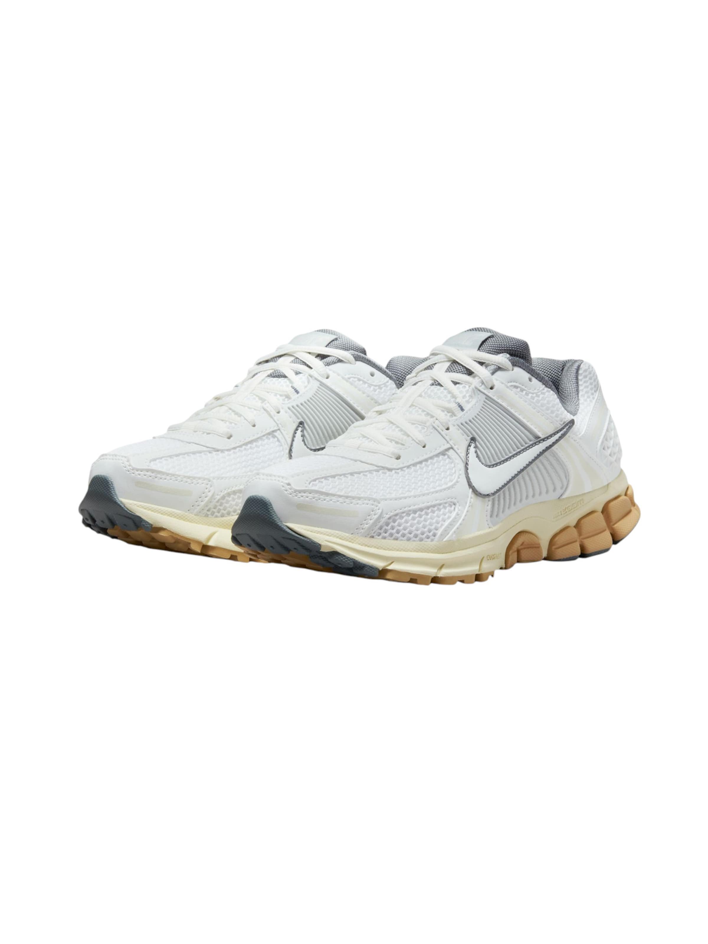 Nike Sportswear Sneaker 'ZOOM VOMERO 5' in braun / weiß, Produktansicht