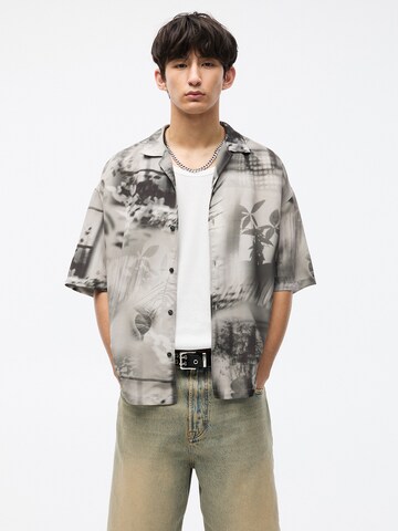 Pull&Bear Comfort fit Button Up Shirt in Grey: front