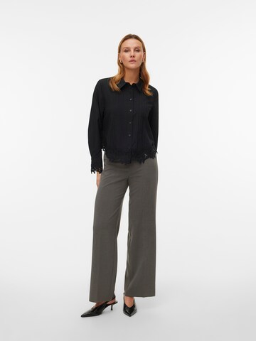 Regular Pantalon à plis 'VMTEXAS' VERO MODA en gris