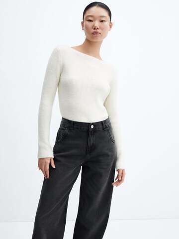 MANGO Loosefit Farkut 'INES' värissä musta