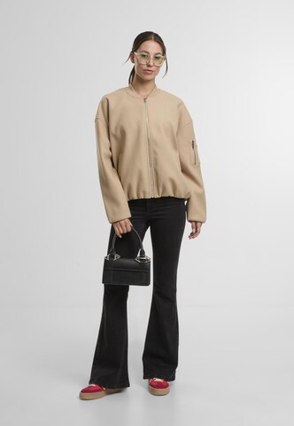 Urban Classics Übergangsjacke in Beige