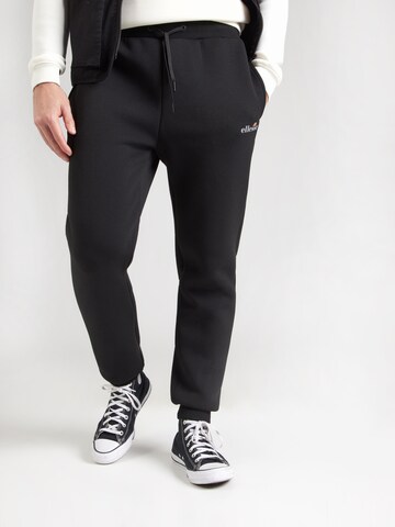 Tapered Pantaloni 'Sirtori' de la ELLESSE pe negru: față
