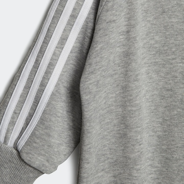 ADIDAS PERFORMANCE Облекло за трениране 'Essentials' в сиво