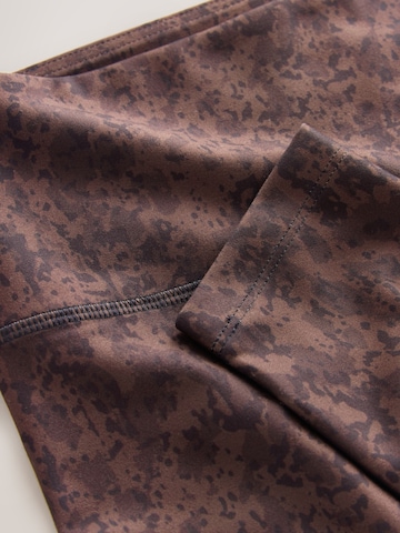 Skinny Pantalon de sport Next en marron