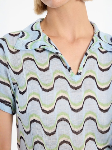 Haut 'Dulya' Ana Alcazar en bleu