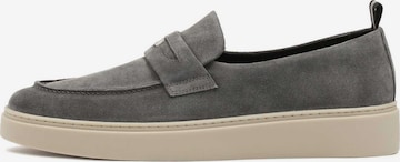 Chaussure basse Kazar Studio en gris : devant