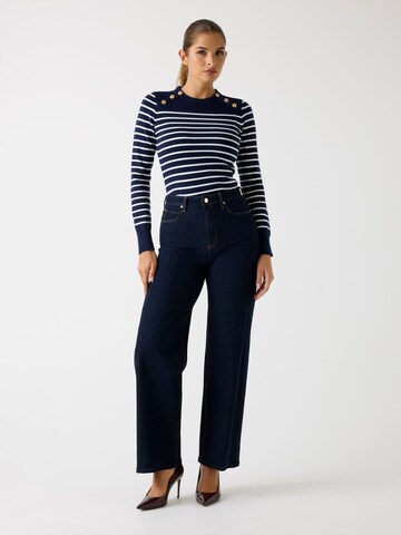 GUESS Sweater in Blue