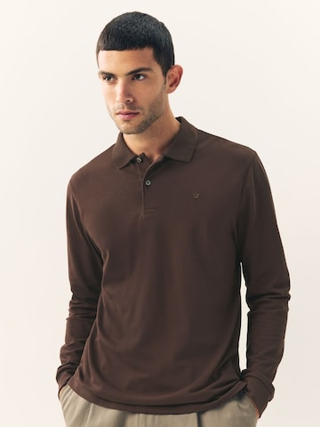 Next T-shirt i brun