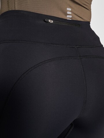 Coupe slim Pantalon de sport Newline en noir