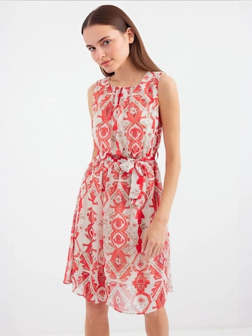 Bigdart Dress in Red: front