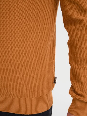 BLEND - Pullover em castanho
