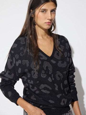 Pull-over Lola Casademunt en noir : devant