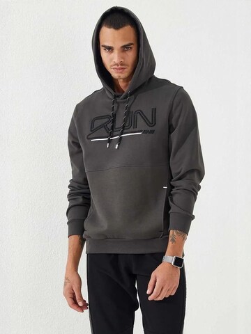 Tommy Life Sweatshirt 'Sweatshirts' in Grey: front