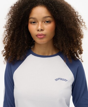 T-shirt 'Essential' Superdry en blanc