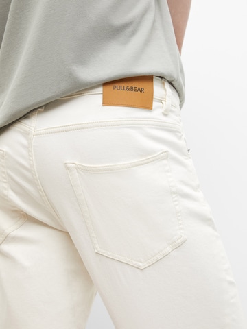 Pull&Bear Regular Jeans in Beige