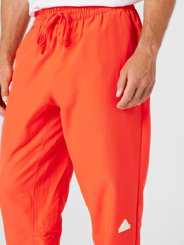 Effilé Pantalon de sport ADIDAS SPORTSWEAR en rouge