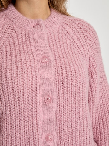 Peppercorn Neuletakki 'Mabelle' värissä vaaleanpunainen