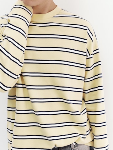 Pull&Bear Shirt in Yellow