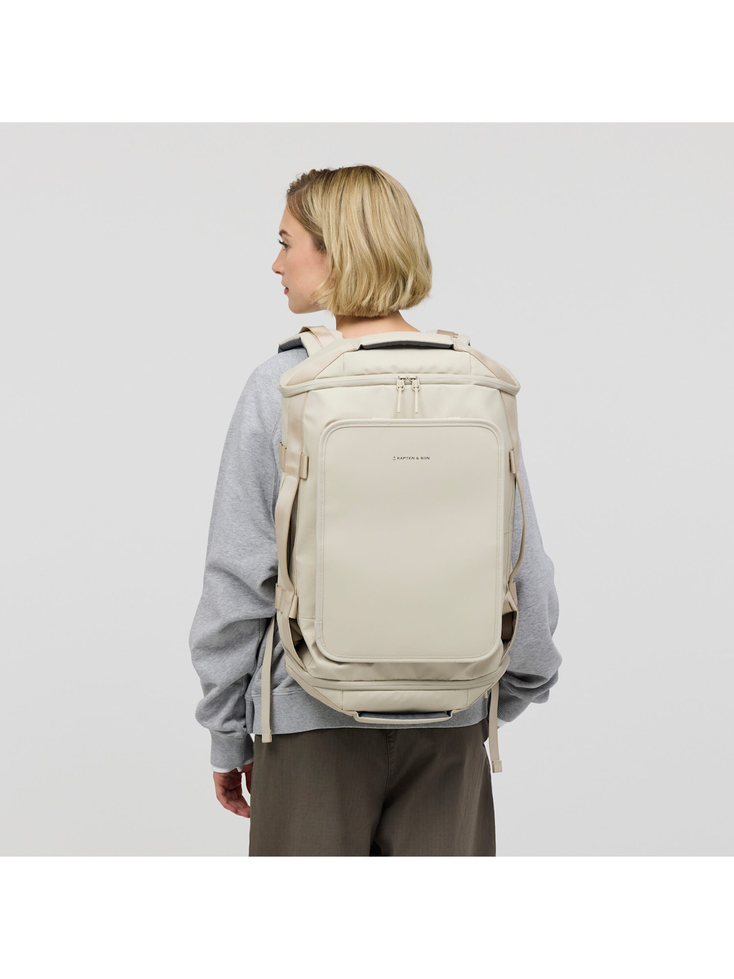 Kapten & Son Matkakassi 'Lisbon Duffle Backpack Small' värissä beige