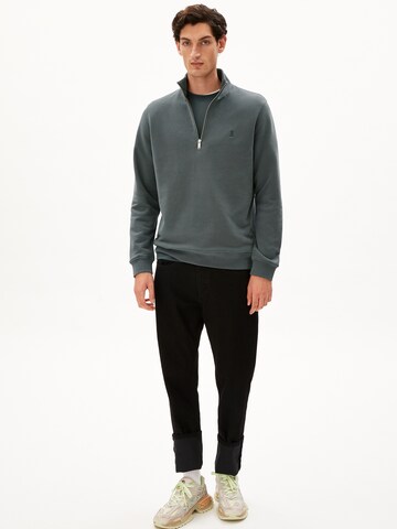 ARMEDANGELS Sweatshirt 'WAARLO COMFORT' (GRS) in Grau