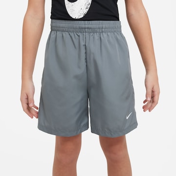 NIKE Sportshorts in Grau: predná strana