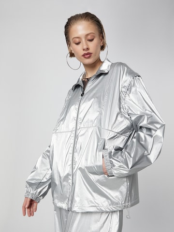 VIERVIER Between-Season Jacket 'Janne' in Silver: front