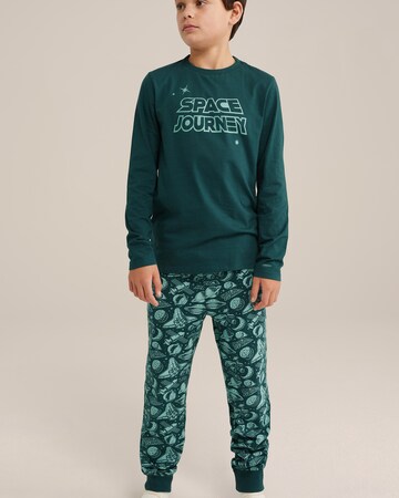 WE Fashion Pajamas in Green: front
