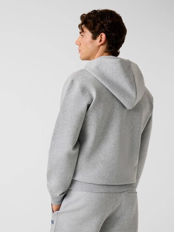 GUESS Sweatshirt in Grau