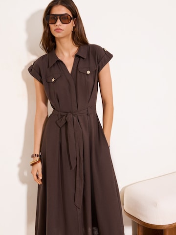 Rochie tip bluză de la Lipsy pe maro