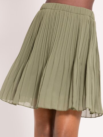 SASSYCLASSY - Falda en verde: frente