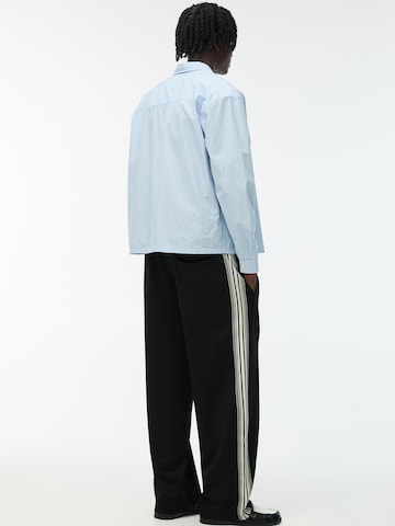 Loosefit Pantaloni di Pull&Bear in nero