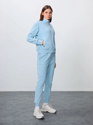 Tommy Life Joggingpak in Blauw