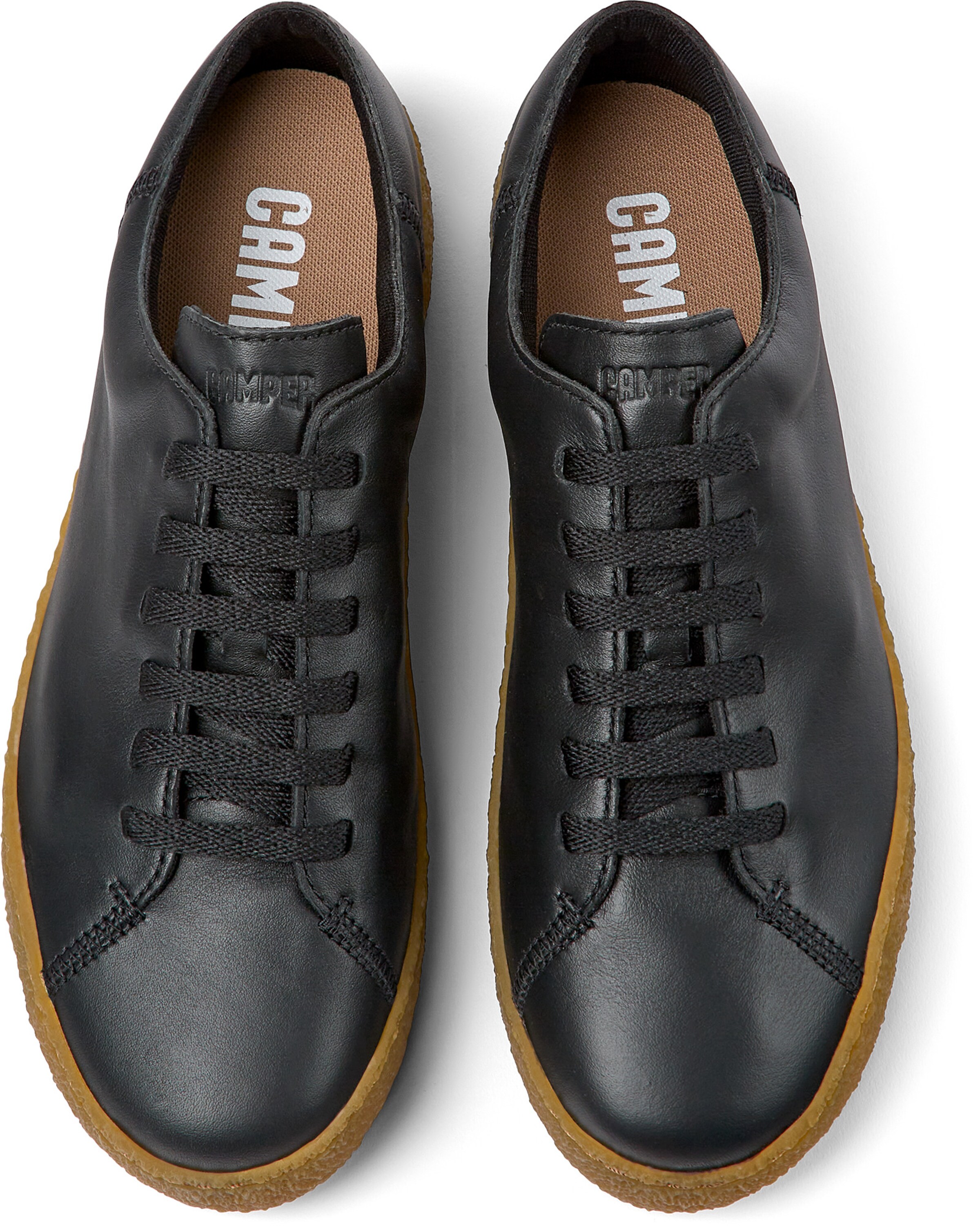 Baskets basses 'Peu Terreno' CAMPER en noir