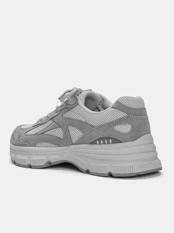Sneaker bassa di Pull&Bear in grigio